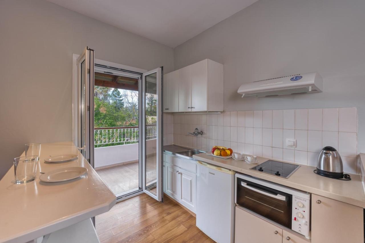 Folies Corfu Town Aparthotel Alepou