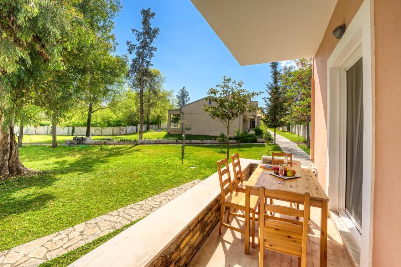 Folies Corfu Town Aparthotel Alepou