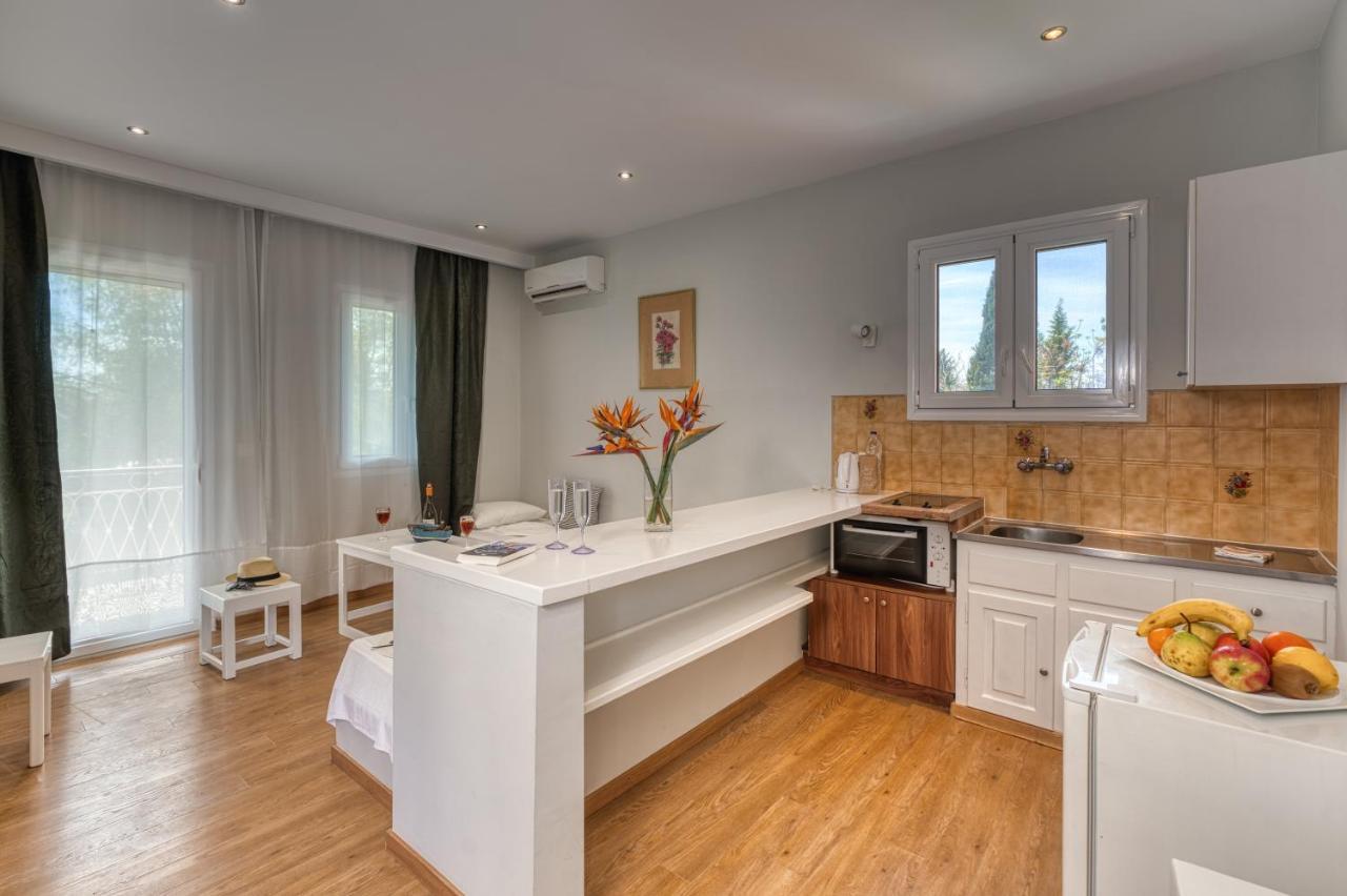 Апарт-отель Folies Corfu Town 3*